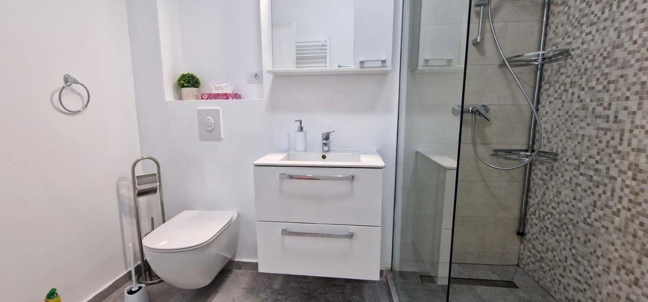 Joy'S Apartment 2 Constanta Luaran gambar